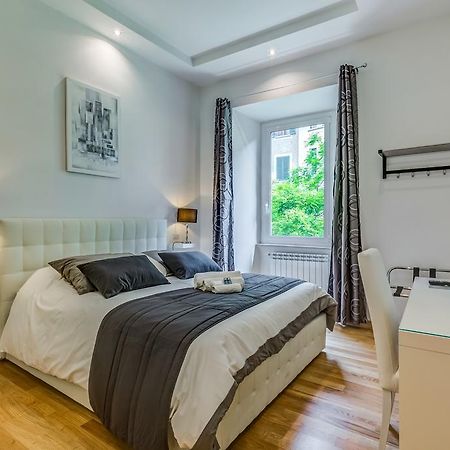 Prati Luxury Suites Рим Стая снимка