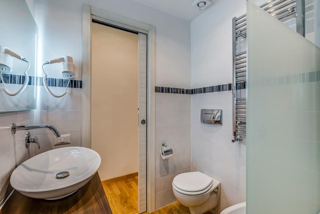 Prati Luxury Suites Рим Стая снимка